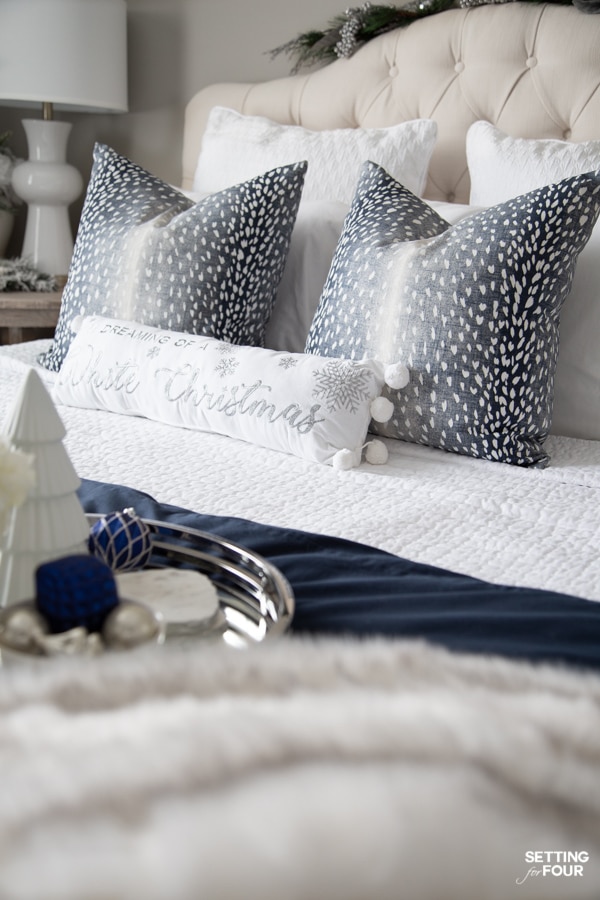 Elegant Blue and White Christmas Bedroom With Holiday Pillows Decor Ideas!