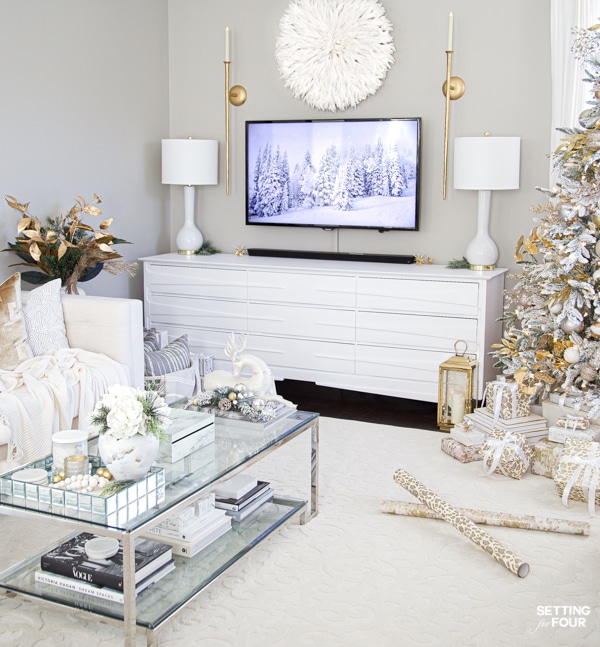 Living Room TV Media Unit Christmas Decor Ideas