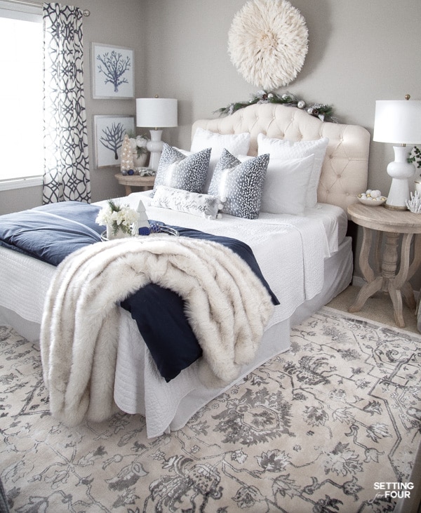 Elegant Blue and White Christmas Bedroom Decor Ideas - Setting For ...