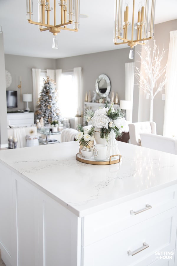 Christmas kitchen island decor ideas.