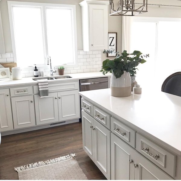 Kitchen walls painted SW 7015 Repose Gray