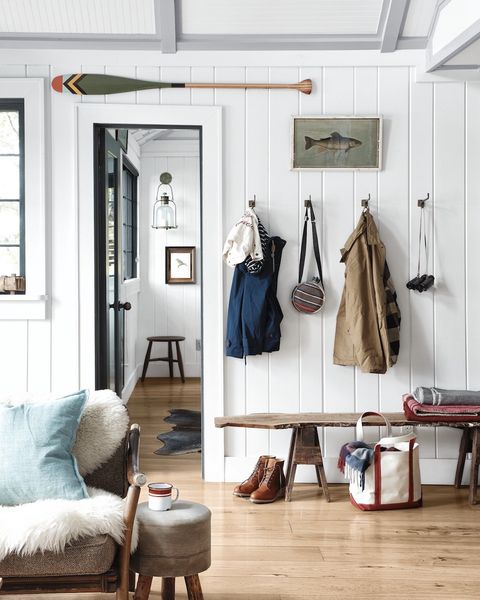 Small Entryway With Wall Hooks and Bench. Small entry decor ideas, storage and organization ideas.