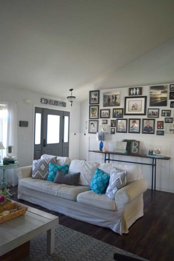 How to create an entryway when there is none - small entryway decor, storage and organization ideas. Small Foyer ideas.