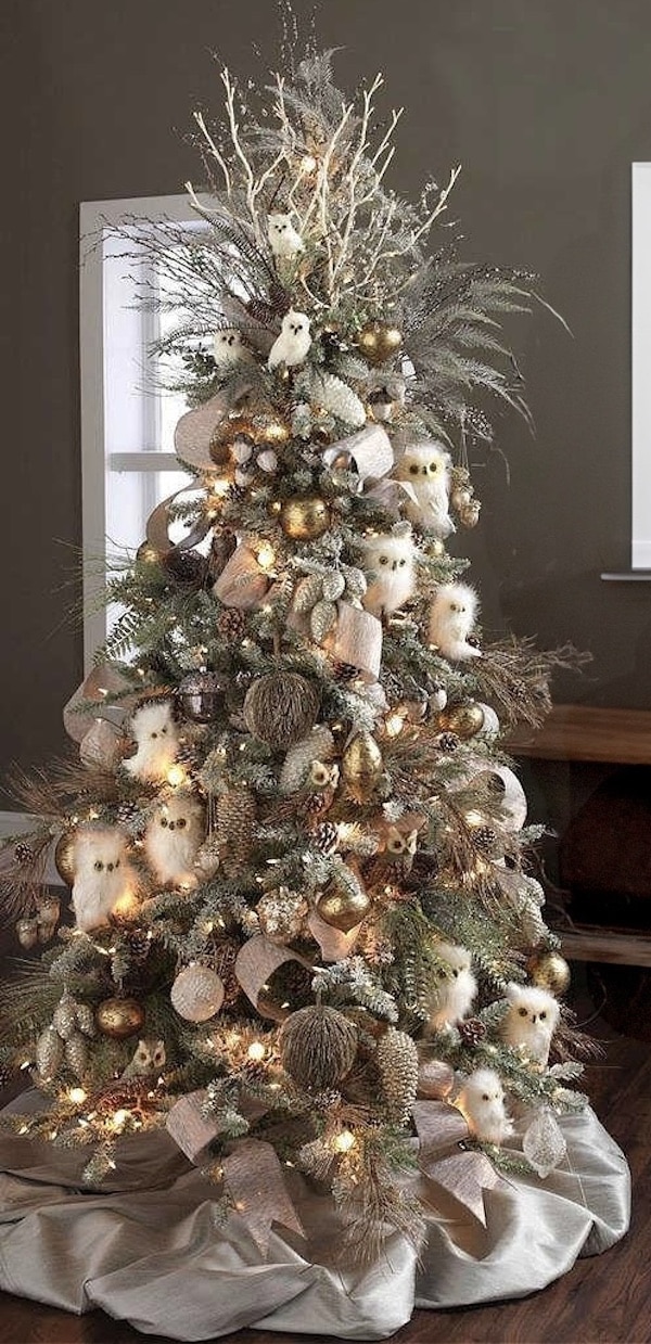 Rustic Glam Woodland Christmas Tree Theme Decor Ideas. Woodland animal tree ornaments, snowy owls, pinecones, stems. Christmas tree skirt idea. holiday decor ideas. Organic modern, modern farmhouse, cabin, contemporary decor ideas.