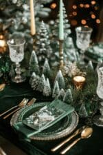 Elegant Christmas Table Decoration Ideas. Simple decor for the holidays.