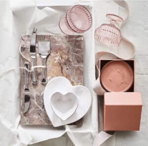 Best Valentine's Day Gift Ideas for Him, For Her, For The Decor Lover. online shopping, last minute gift ideas, budget gift ideas